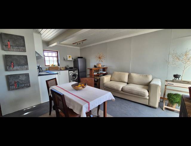 5 BEDROOM HOUSE FOR SALE IN KLEIN DASSENBERG